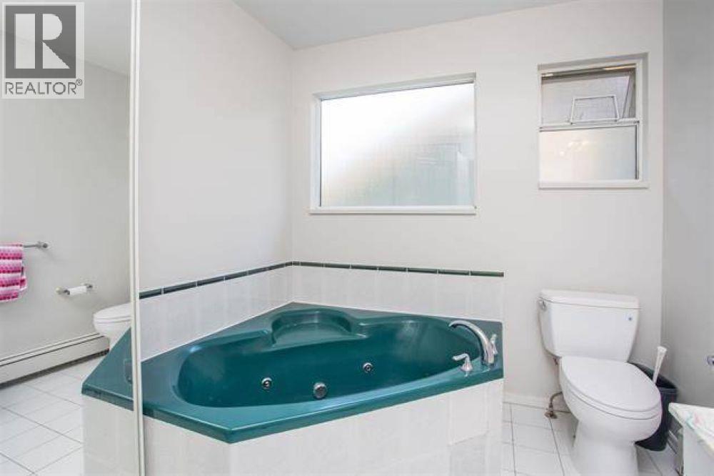 Upper-2945 W 12th Avenue, Vancouver, British Columbia  V6K 2R2 - Photo 8 - R3175865