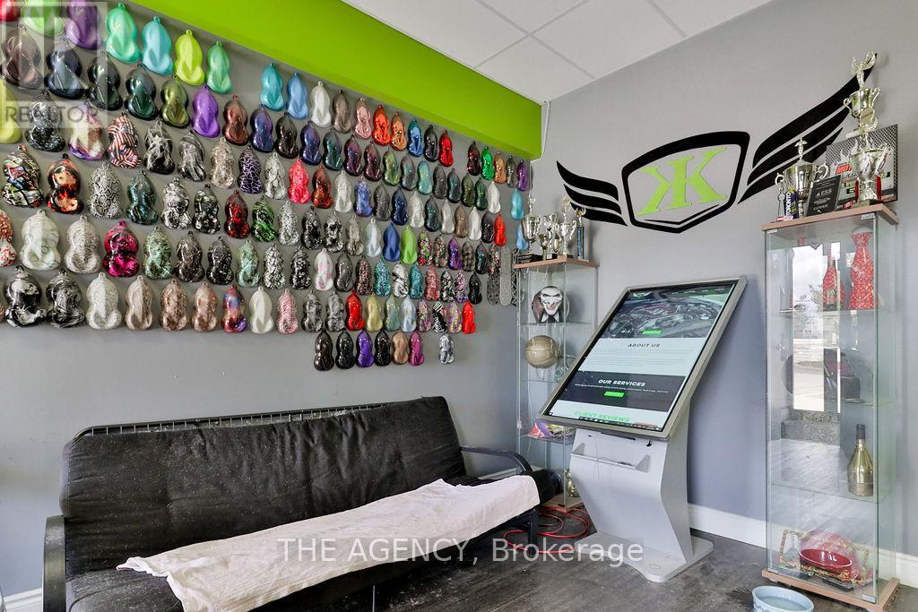 3176 Ridgeway Drive, Mississauga, Ontario  L5L 5S7 - Photo 8 - W14084118