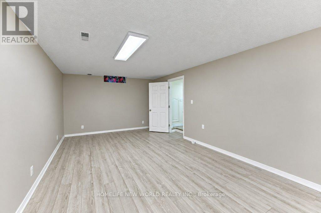 561 Dansbury Drive, Waterloo, Ontario  N2K 4E2 - Photo 17 - X14084138
