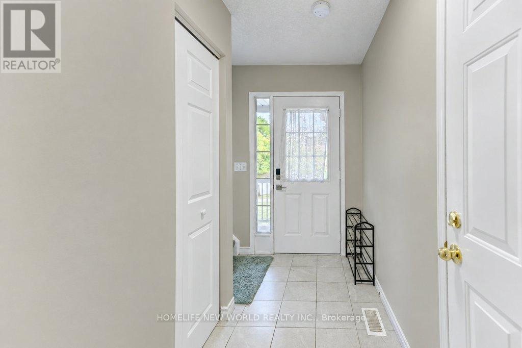 561 Dansbury Drive, Waterloo, Ontario  N2K 4E2 - Photo 3 - X14084138