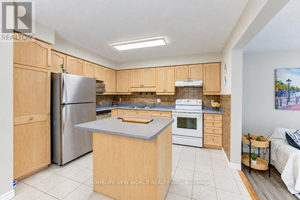 561 Dansbury Drive, Waterloo, Ontario  N2K 4E2 - Photo 5 - X14084138