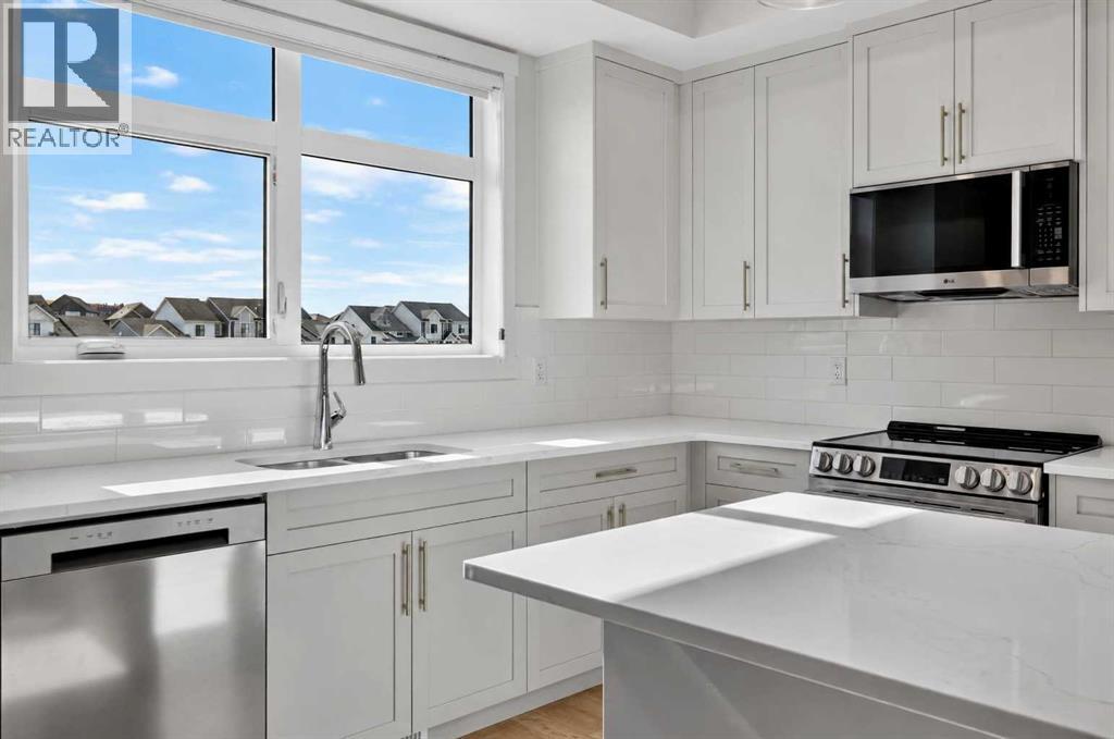 704, 30 Creekside Villas SW