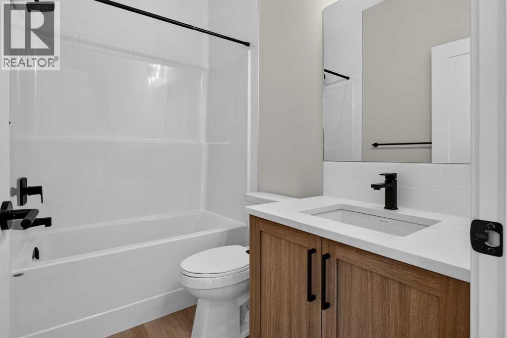 705, 30 Creekside Villas SW