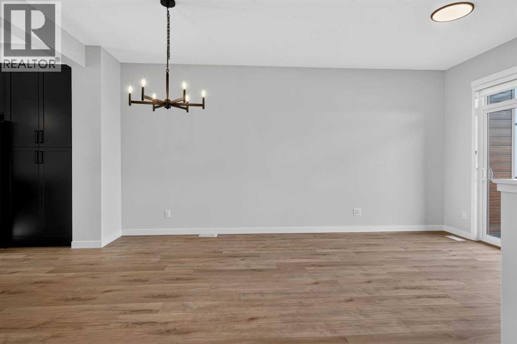 705, 30 Creekside Villas SW