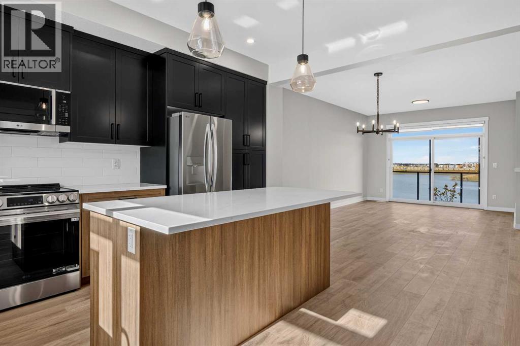 705, 30 Creekside Villas SW