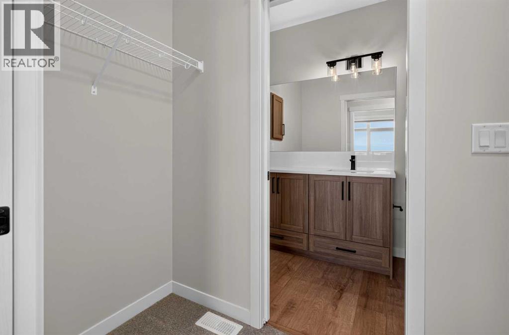 705, 30 Creekside Villas SW
