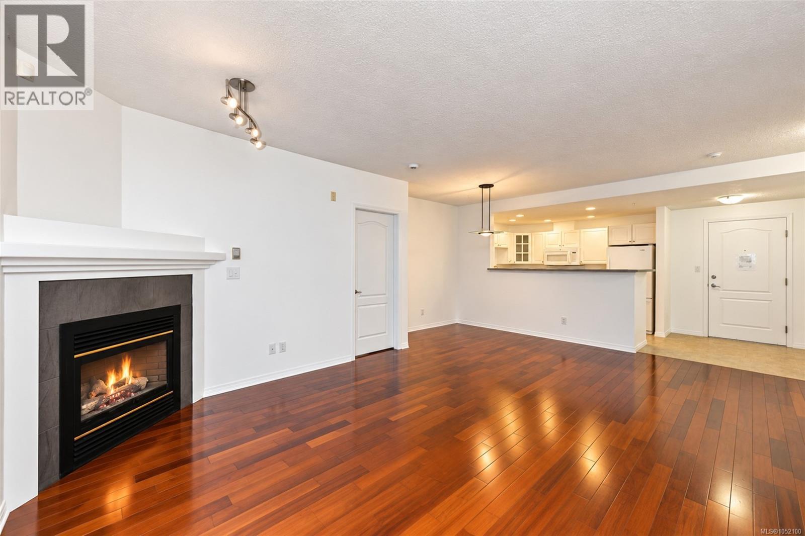 109 380 Waterfront Cres