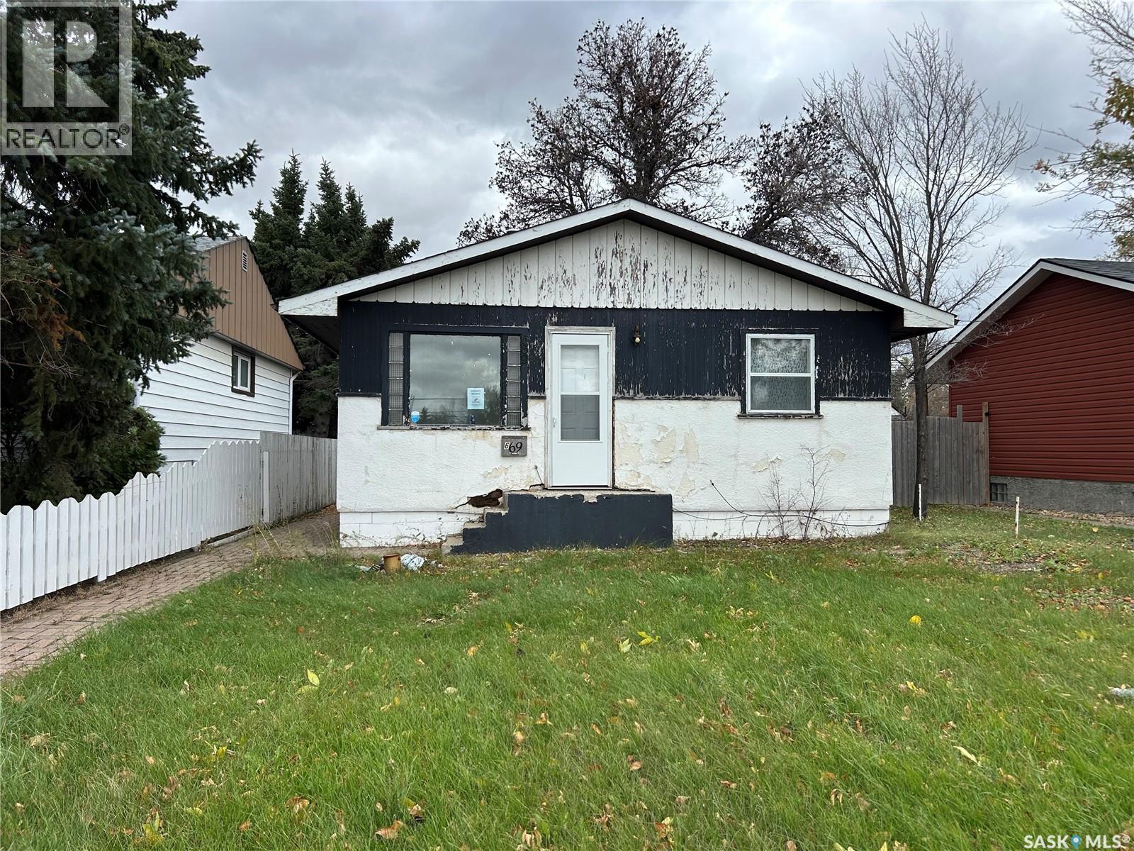 669 Stadacona Street E, Moose Jaw, Saskatchewan  S6H 0K1 - Photo 1 - SK051187
