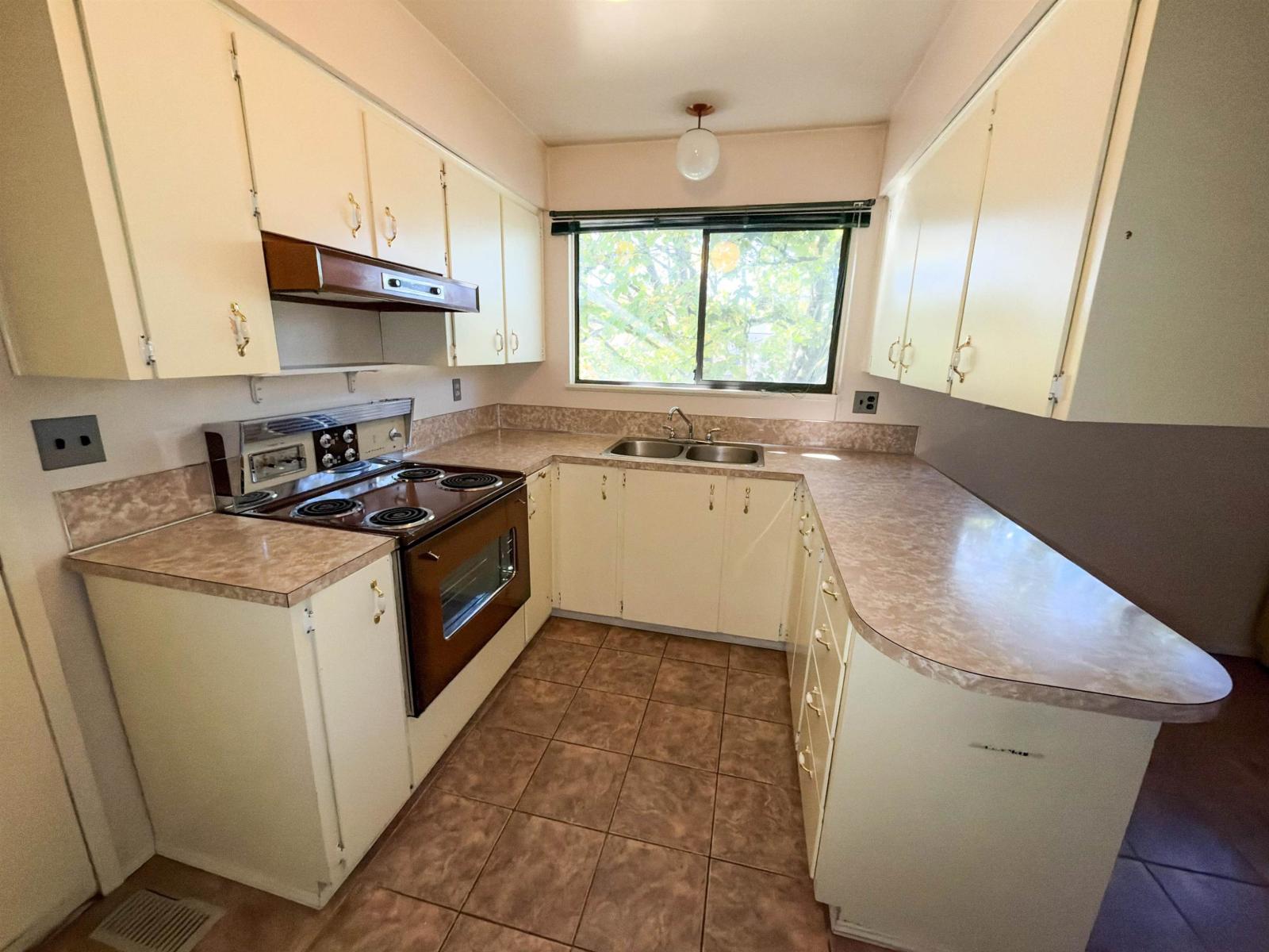 8930 113a Street, Delta, British Columbia  V4C 5C3 - Photo 6 - R3175893