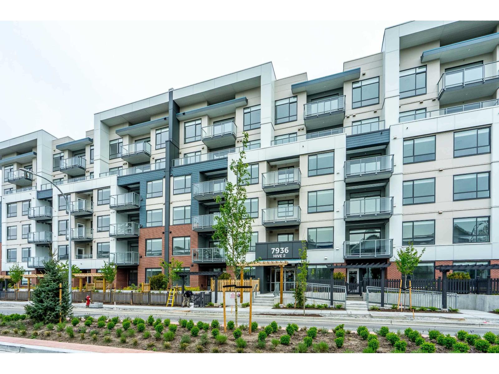 306 7936 206 STREET, langley, British Columbia