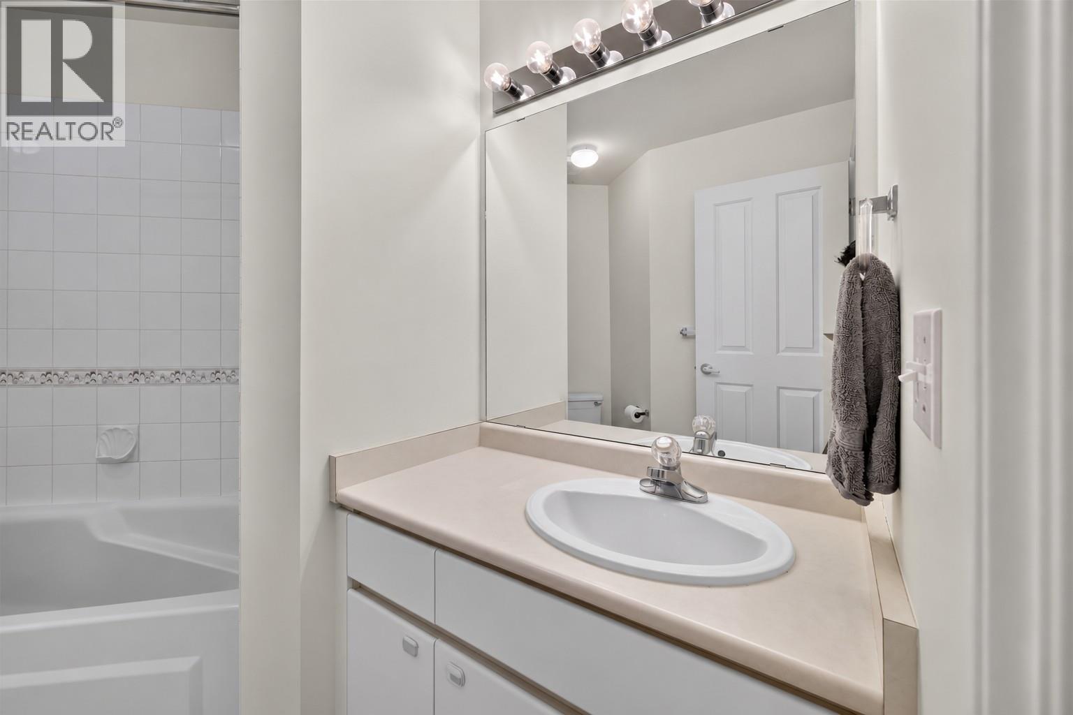 2350 Stillingfleet Road Unit# 205, Kelowna, British Columbia  V1W 3X9 - Photo 16 - 10397823