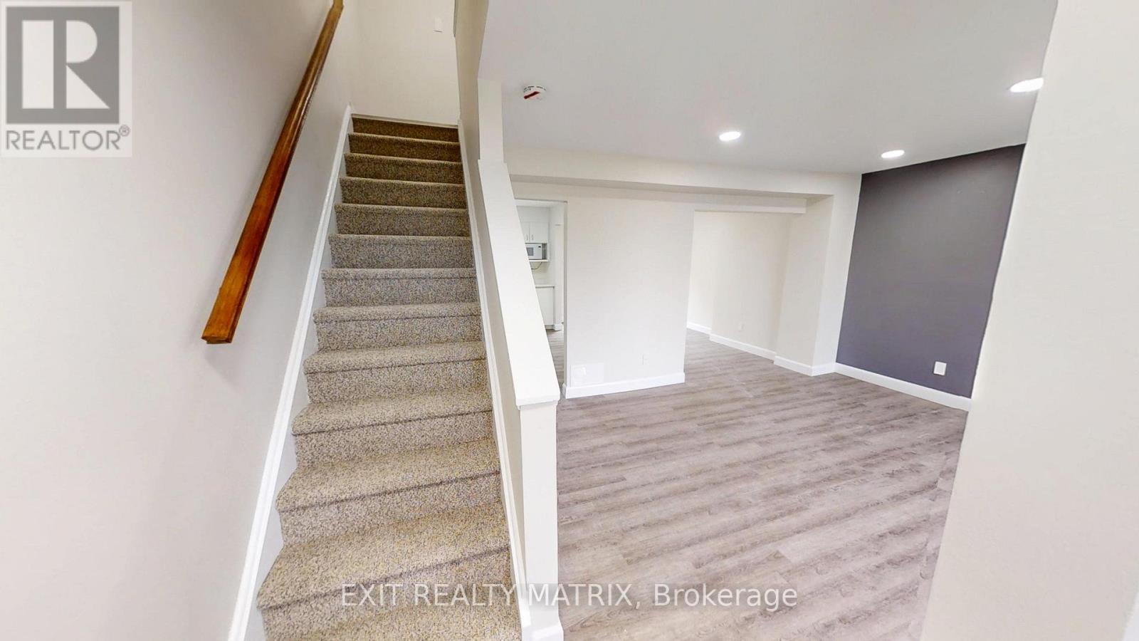 3217 Bannon Way, Ottawa, Ontario  K1T 1T2 - Photo 2 - X14084282