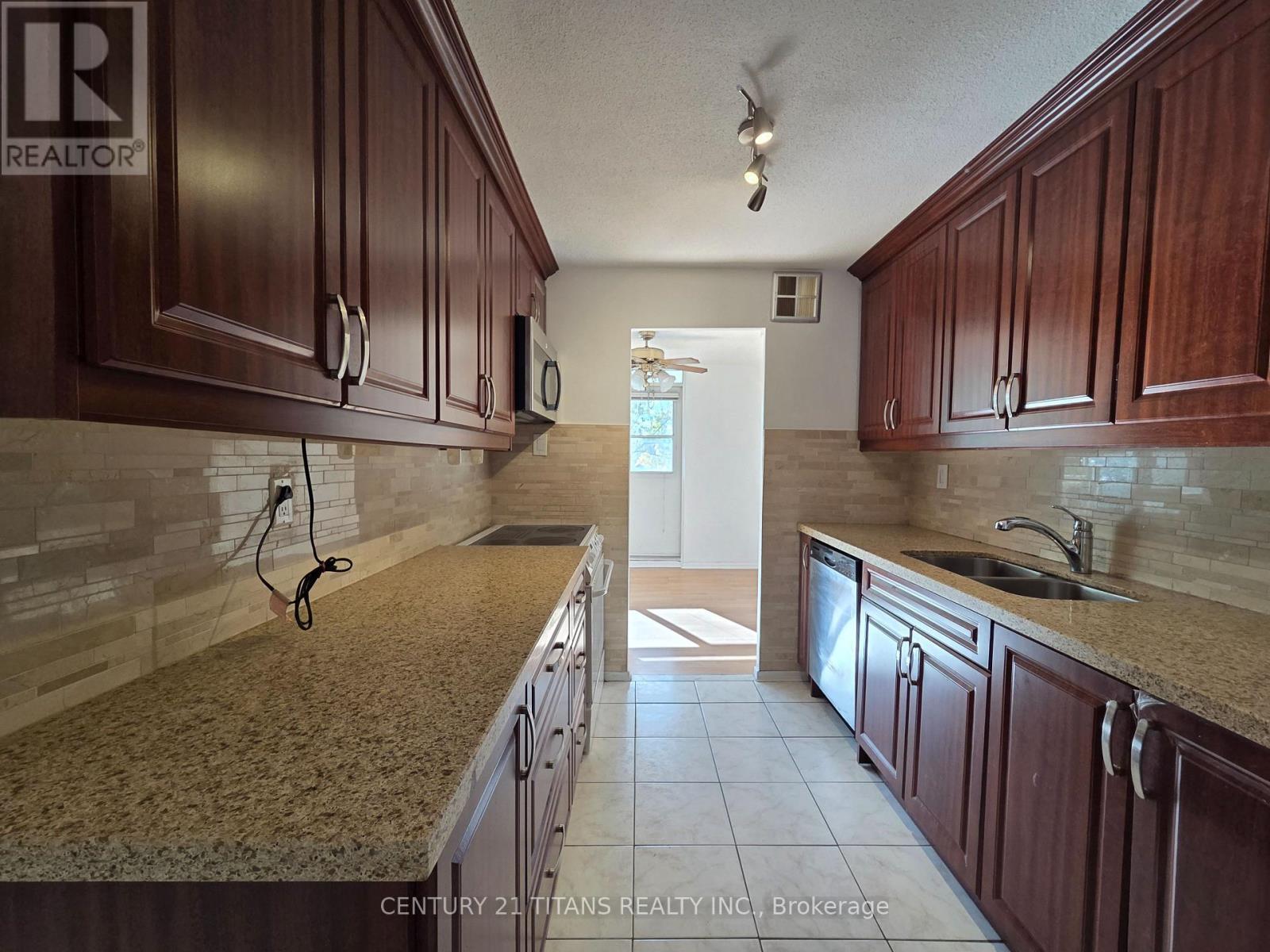 510 - 270 Palmdale Drive, Toronto, Ontario  M1T 3N8 - Photo 4 - E14084232