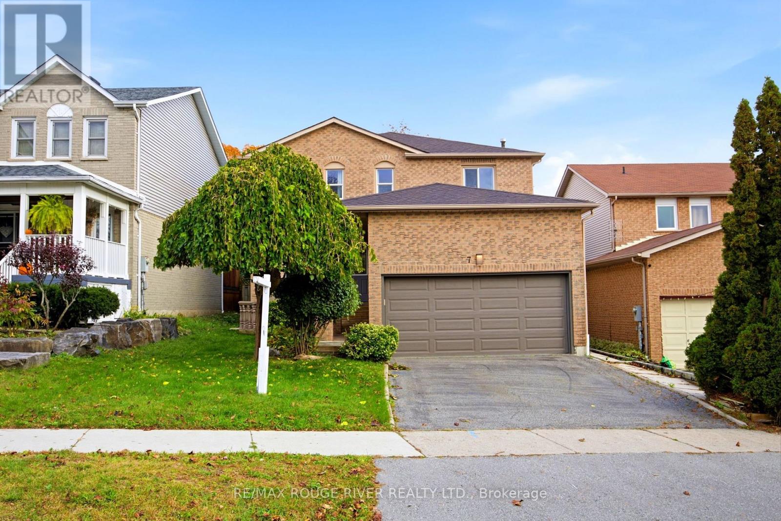 7 GREENVIEW COURT, Whitby, Ontario