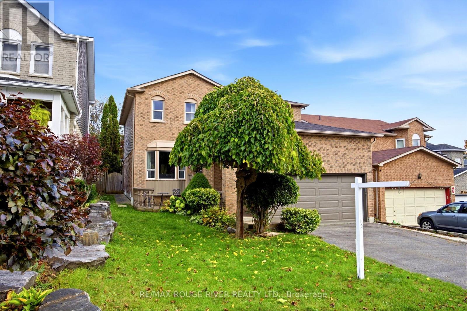 7 Greenview Court, Whitby, Ontario  L1N 8J2 - Photo 2 - E14084296