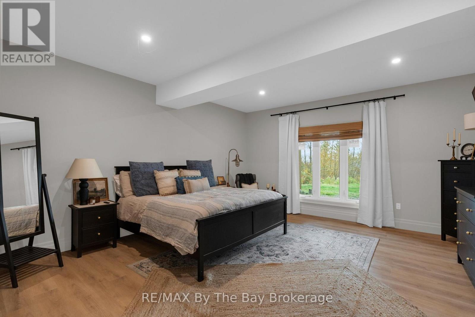 93 Moonstone Road E, Oro-Medonte, Ontario  L0K 1N0 - Photo 37 - S14084226