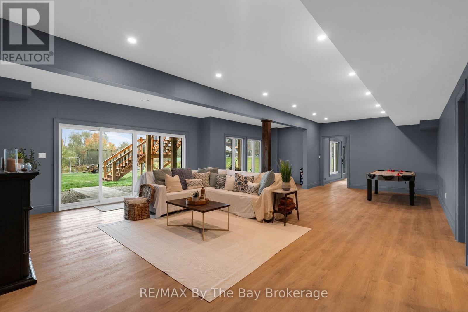 93 Moonstone Road E, Oro-Medonte, Ontario  L0K 1N0 - Photo 40 - S14084226