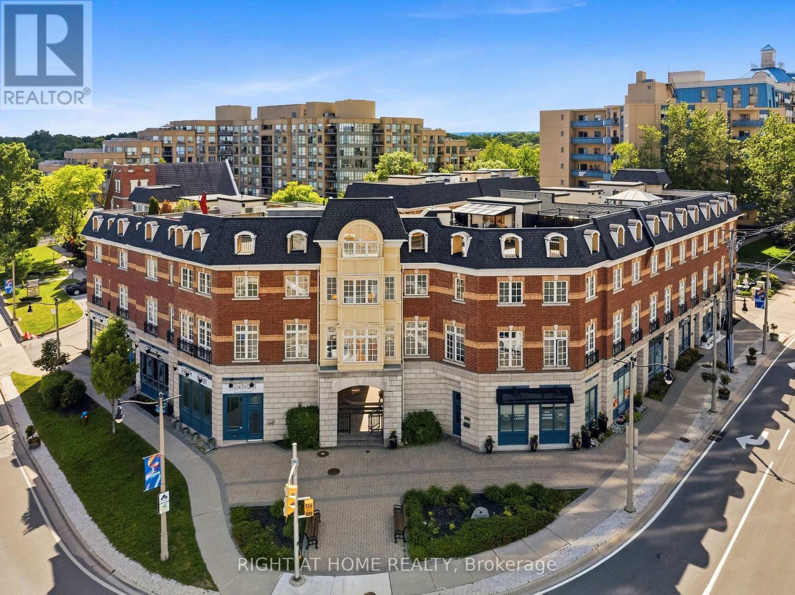10 - 120 BRONTE ROAD, Oakville, Ontario