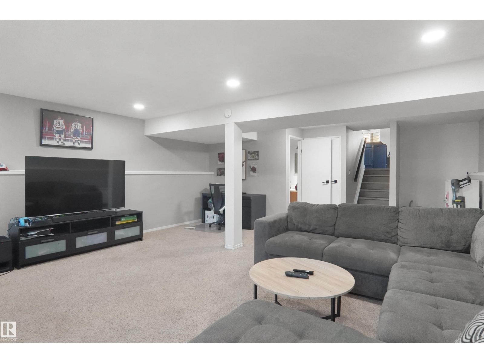 15629 83 ST NW