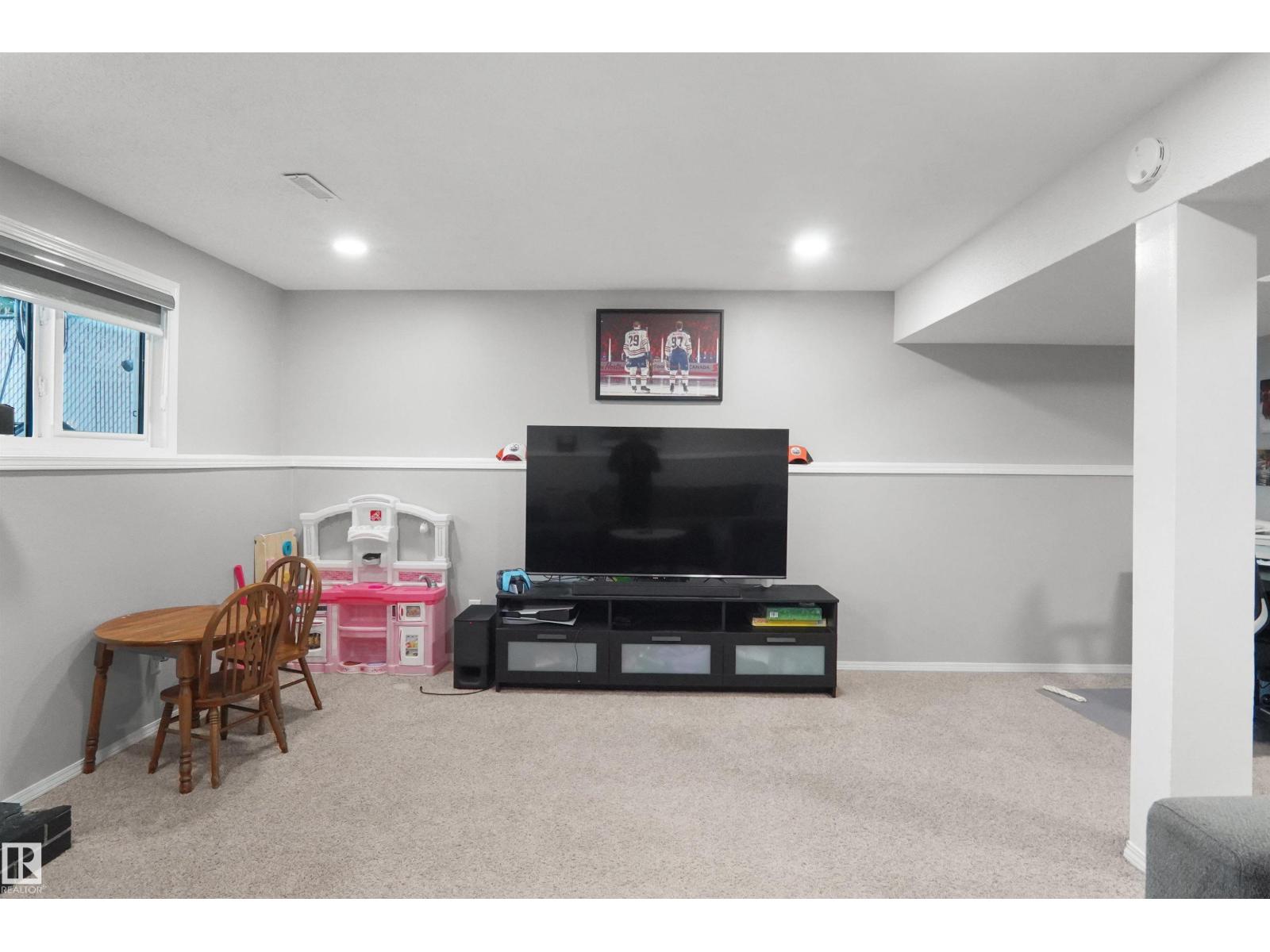 15629 83 ST NW