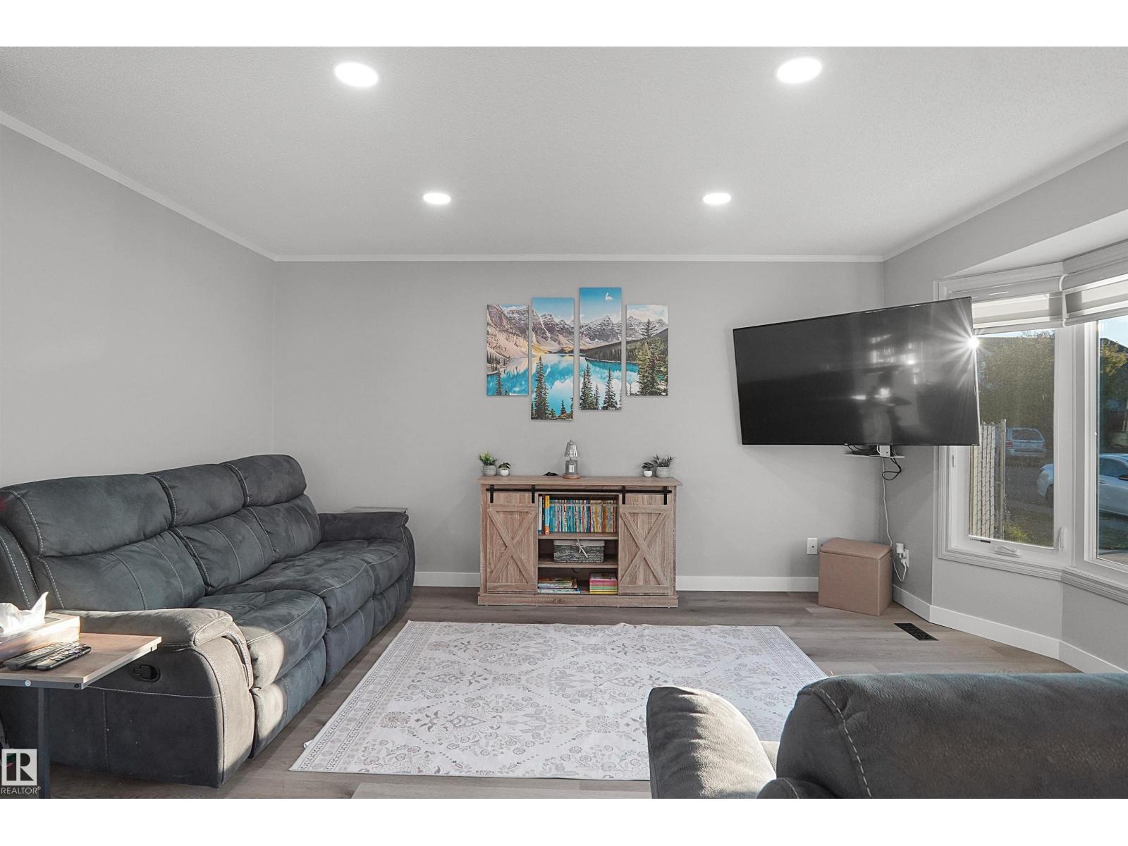 15629 83 ST NW