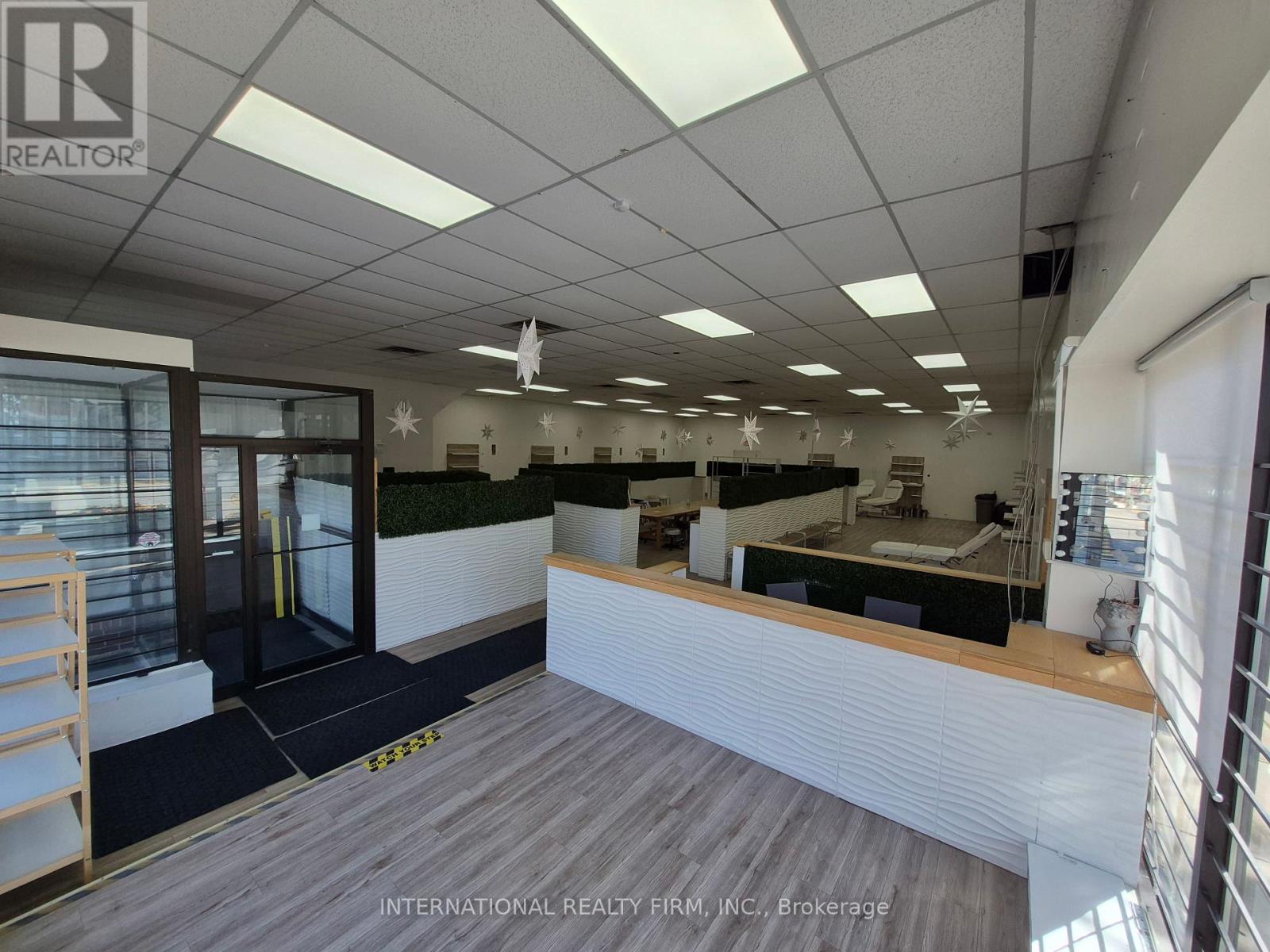 Entire Building - 2869 Lake Shore Boulevard W, Toronto, Ontario  M8V 1H8 - Photo 4 - W14084170