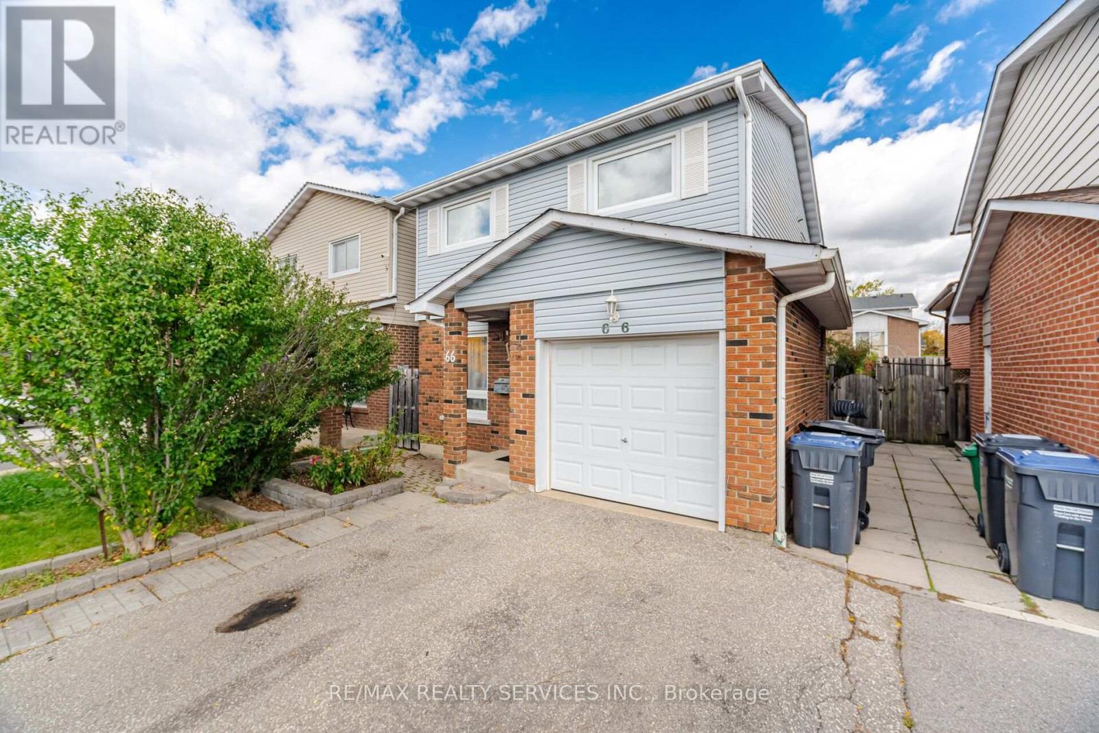 66 Hockley Path, Brampton, Ontario  L6V 3R3 - Photo 2 - W14084198