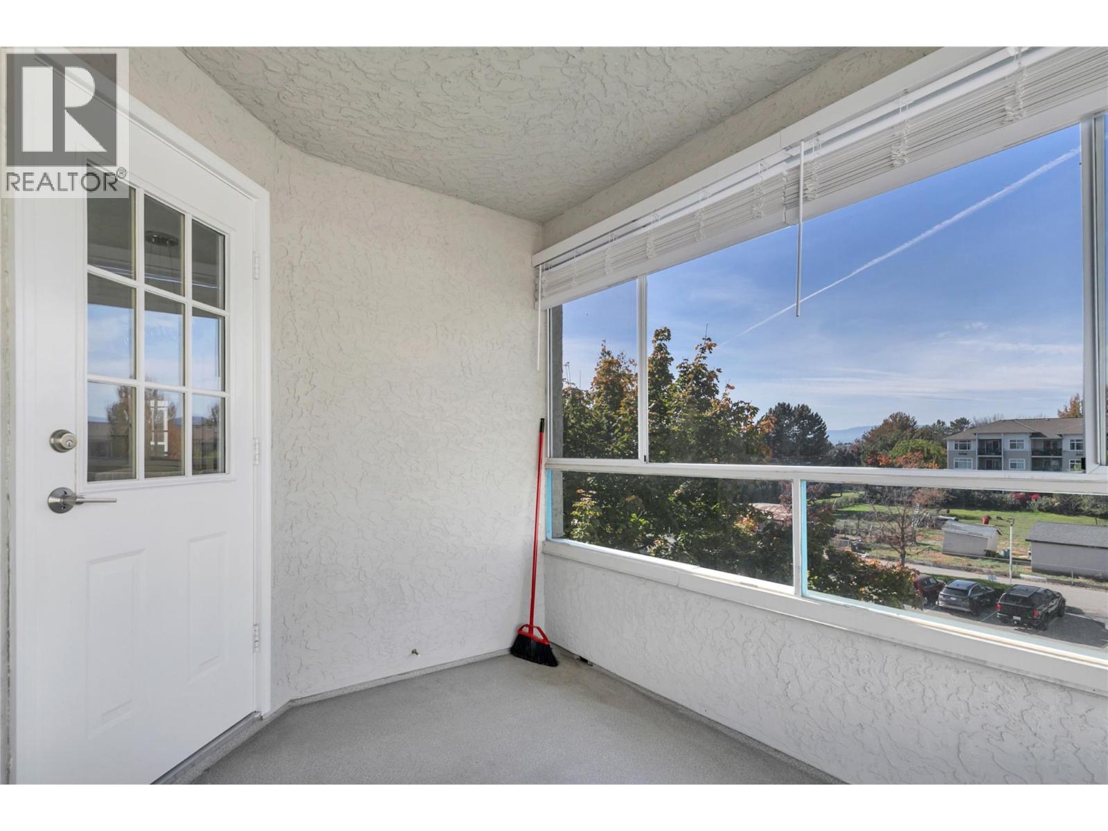 1329 Klo Road Unit# 404, Kelowna, British Columbia  V1W 3N9 - Photo 29 - 10403261