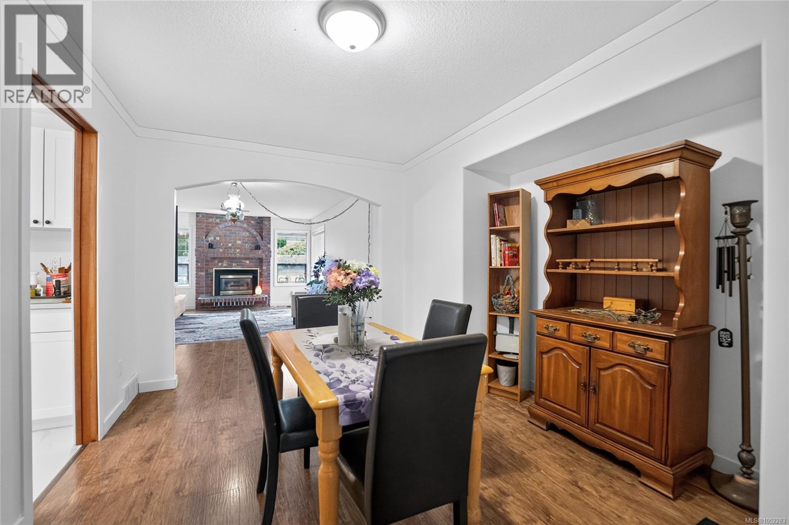 5334 Georgiaview Cres