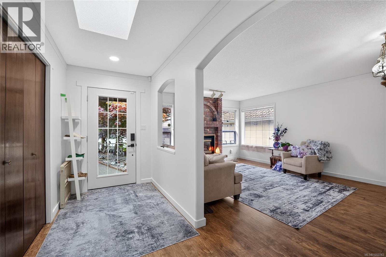 5334 Georgiaview Cres