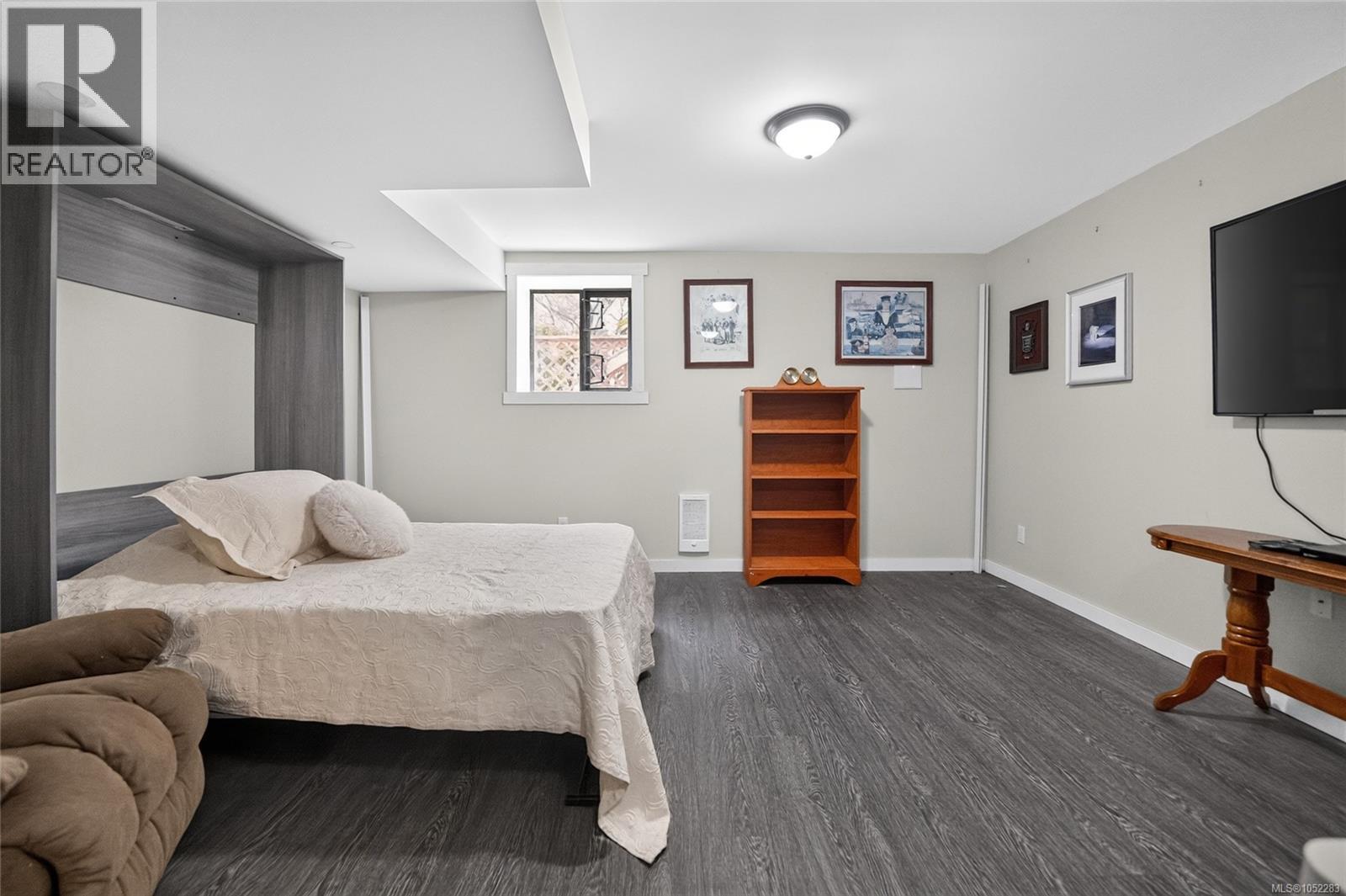 5334 Georgiaview Cres