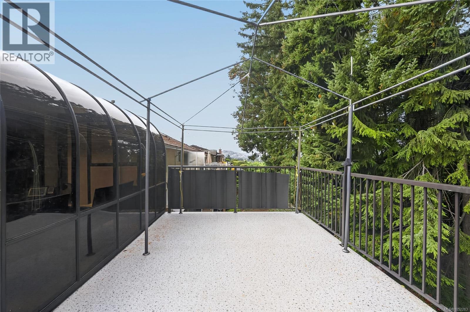 5334 Georgiaview Cres