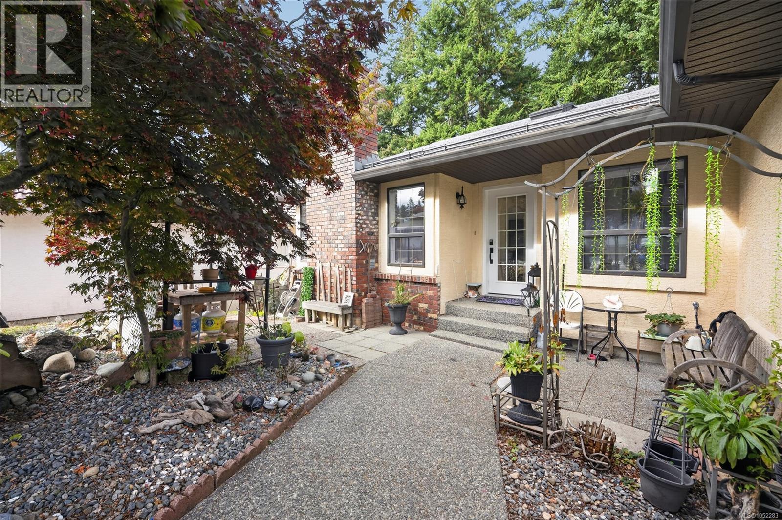 5334 Georgiaview Cres