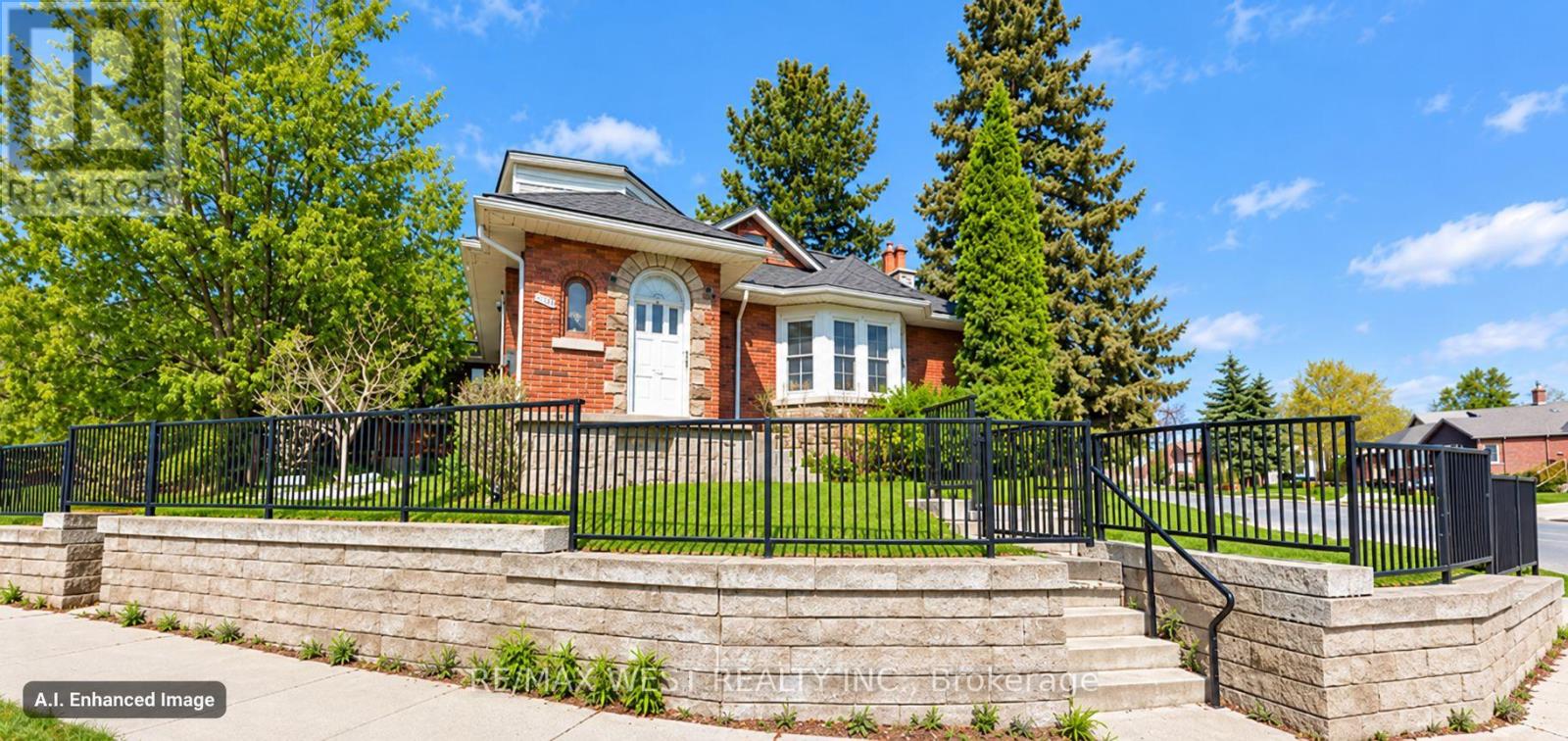 443 COURTLAND AVENUE E, Kitchener, Ontario