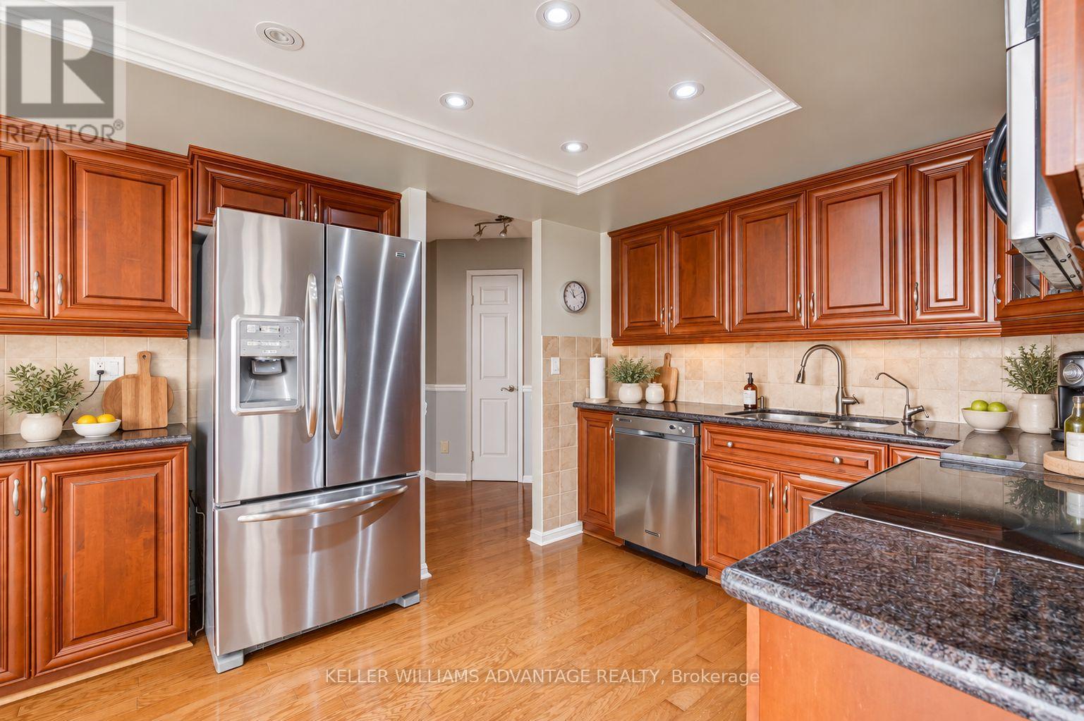 2210 - 55 Kingsbridge Garden Circle, Mississauga, Ontario L5R 1Y1 - Photo 5 - W14083228