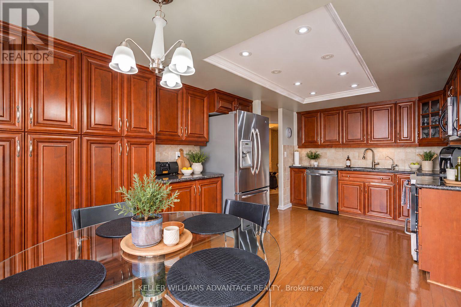 2210 - 55 Kingsbridge Garden Circle, Mississauga, Ontario L5R 1Y1 - Photo 6 - W14083228