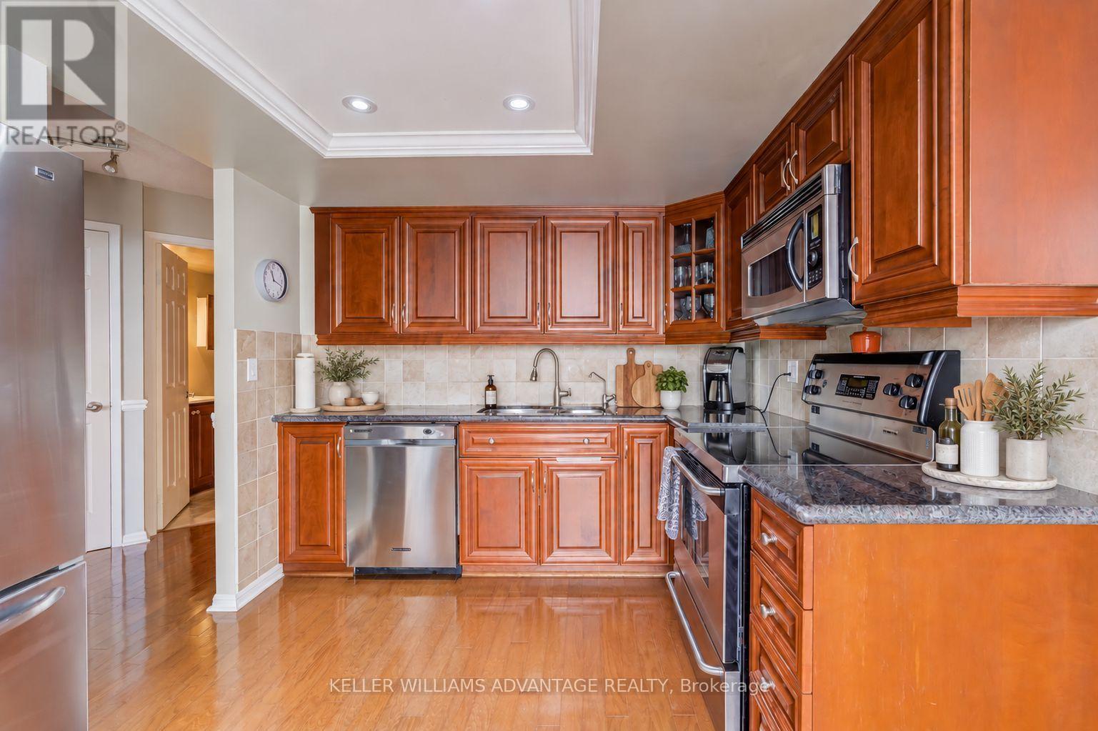 2210 - 55 Kingsbridge Garden Circle, Mississauga, Ontario L5R 1Y1 - Photo 4 - W14083228