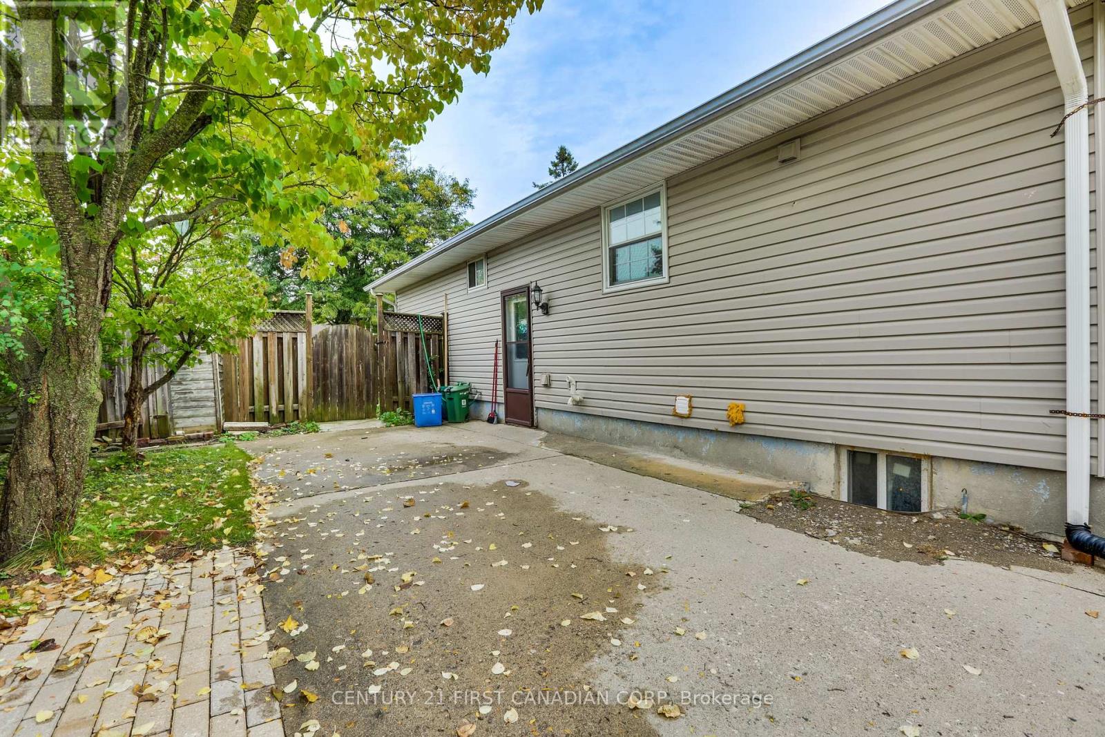 Main - 63 Renny Crescent, London South, Ontario  N6E 2C4 - Photo 17 - X13874536
