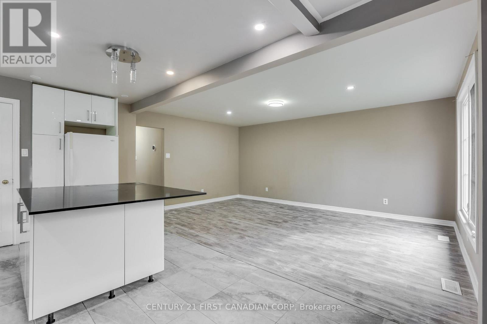 Main - 63 Renny Crescent, London South, Ontario  N6E 2C4 - Photo 3 - X13874536