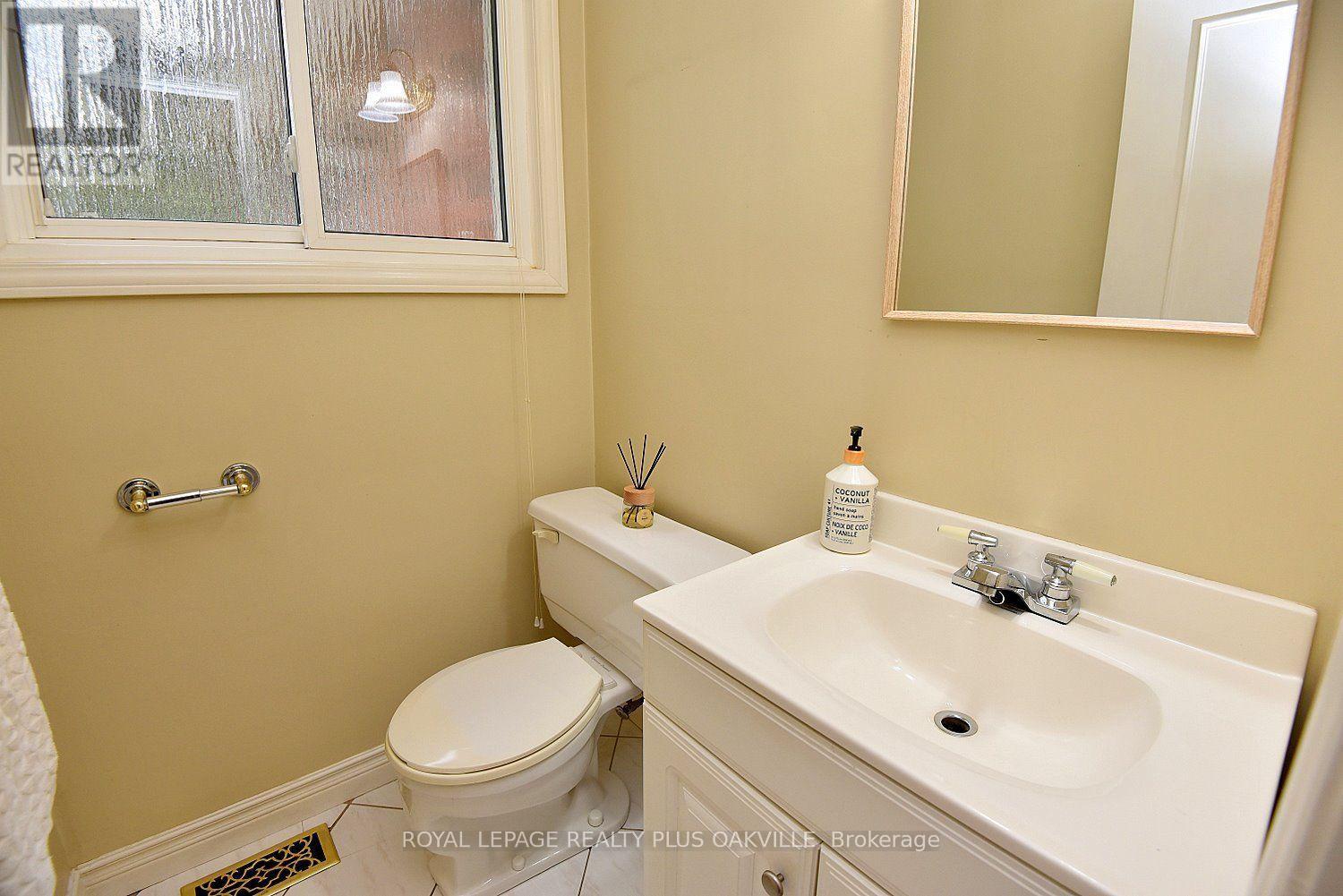 274 Belvenia Road, Burlington, Ontario  L7L 2G4 - Photo 20 - W13883838