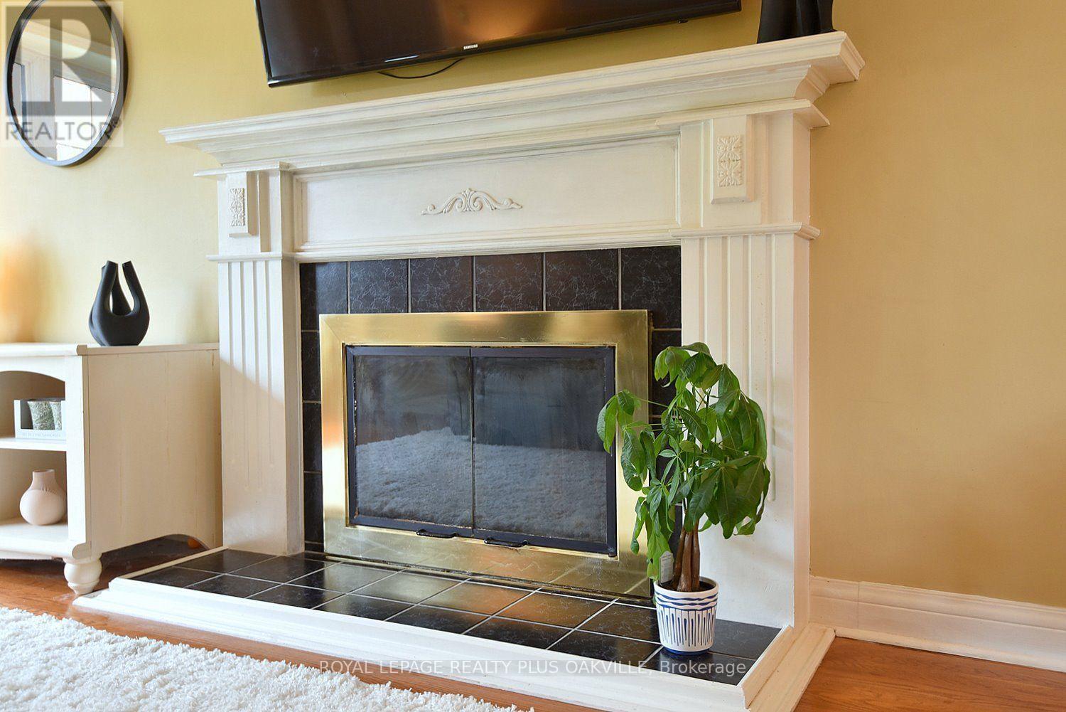 274 Belvenia Road, Burlington, Ontario  L7L 2G4 - Photo 8 - W13883838