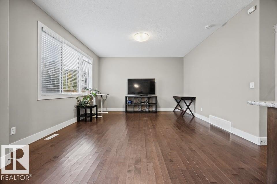 7627 181 AV NW
