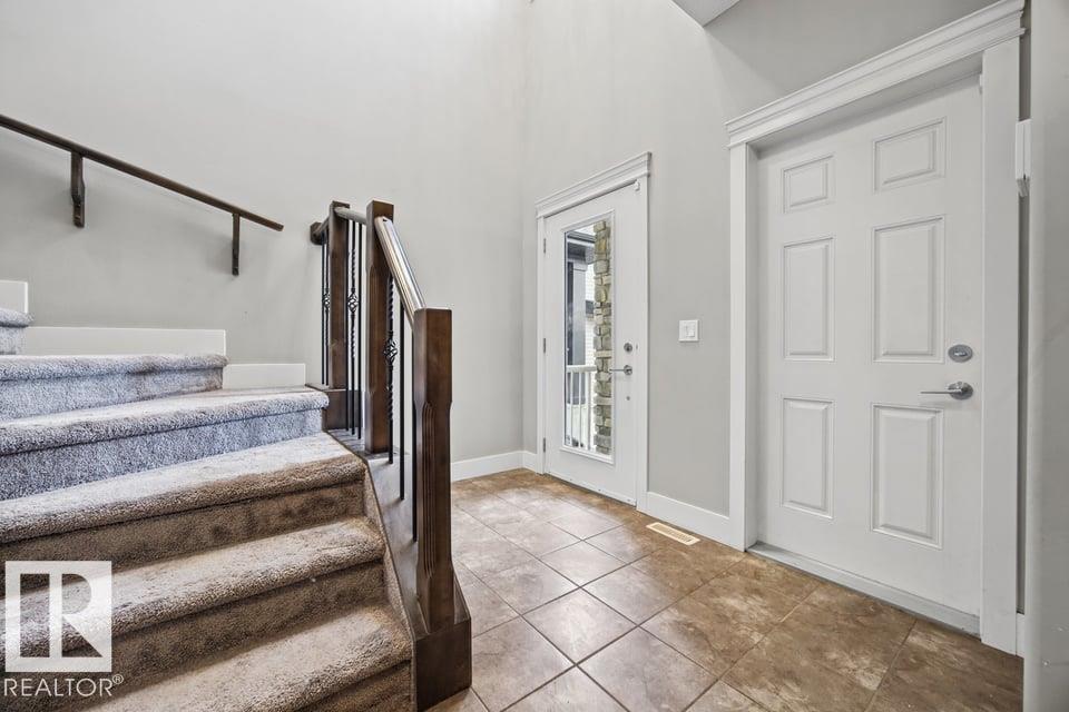 7627 181 AV NW