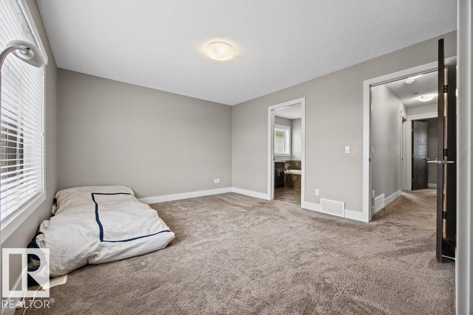 7627 181 AV NW