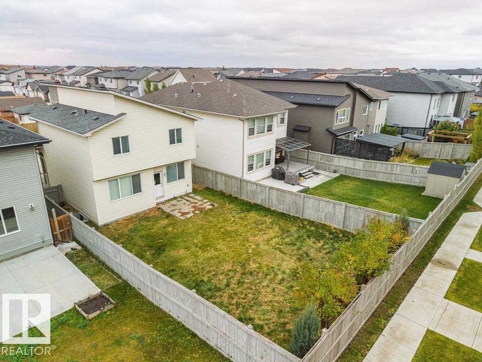 7627 181 AV NW