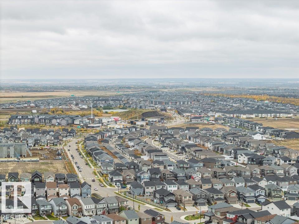 7627 181 AV NW