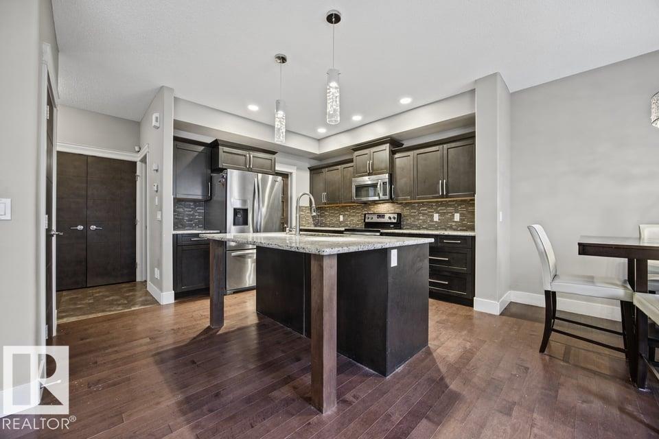 7627 181 AV NW