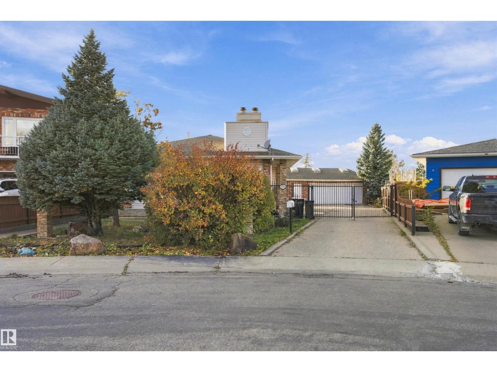3224 89 ST NW