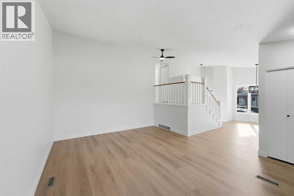 113 Chappel Drive, Red Deer, Alberta  T4P 2R7 - Photo 6 - A2350809