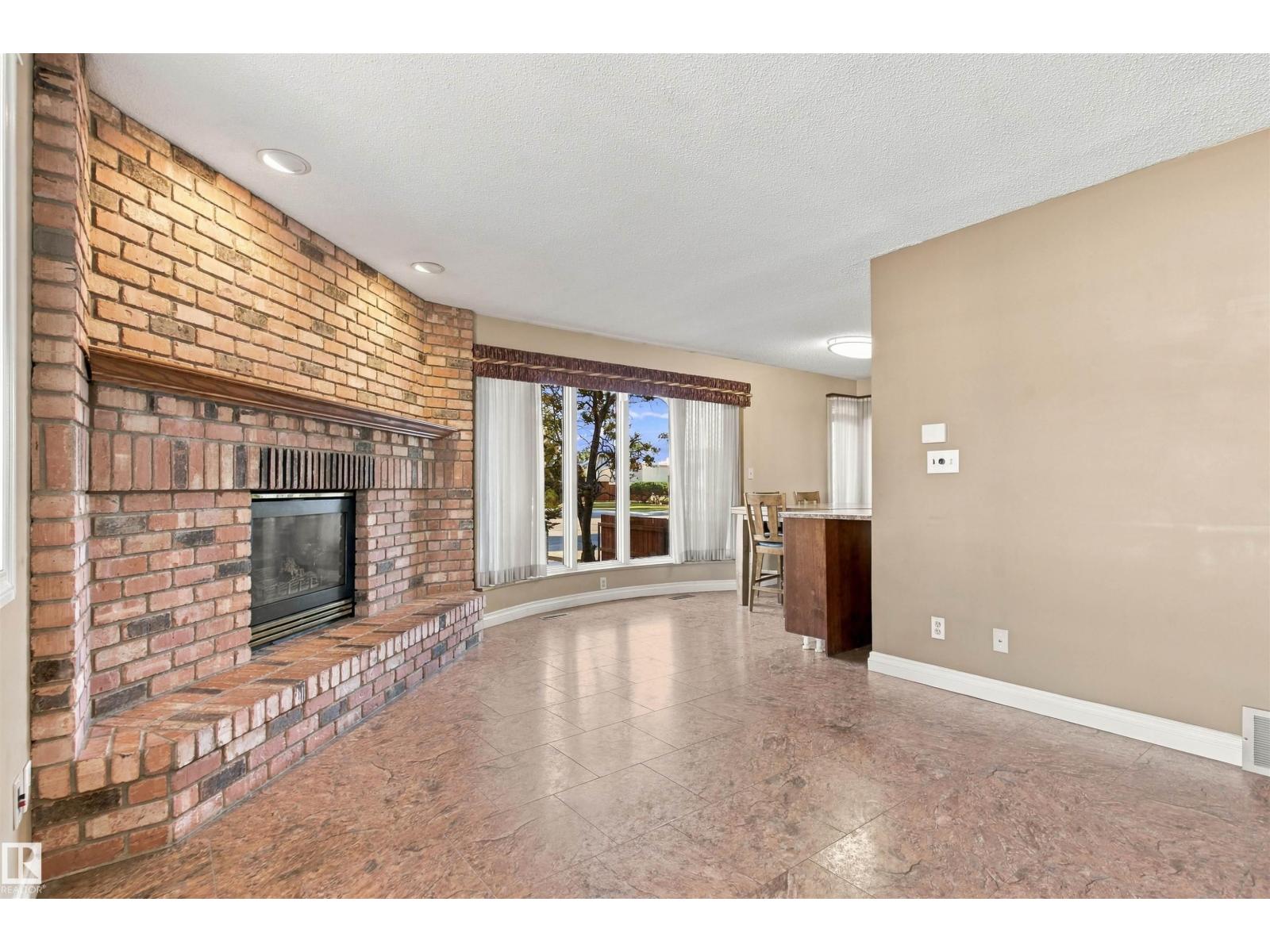3224 89 ST NW